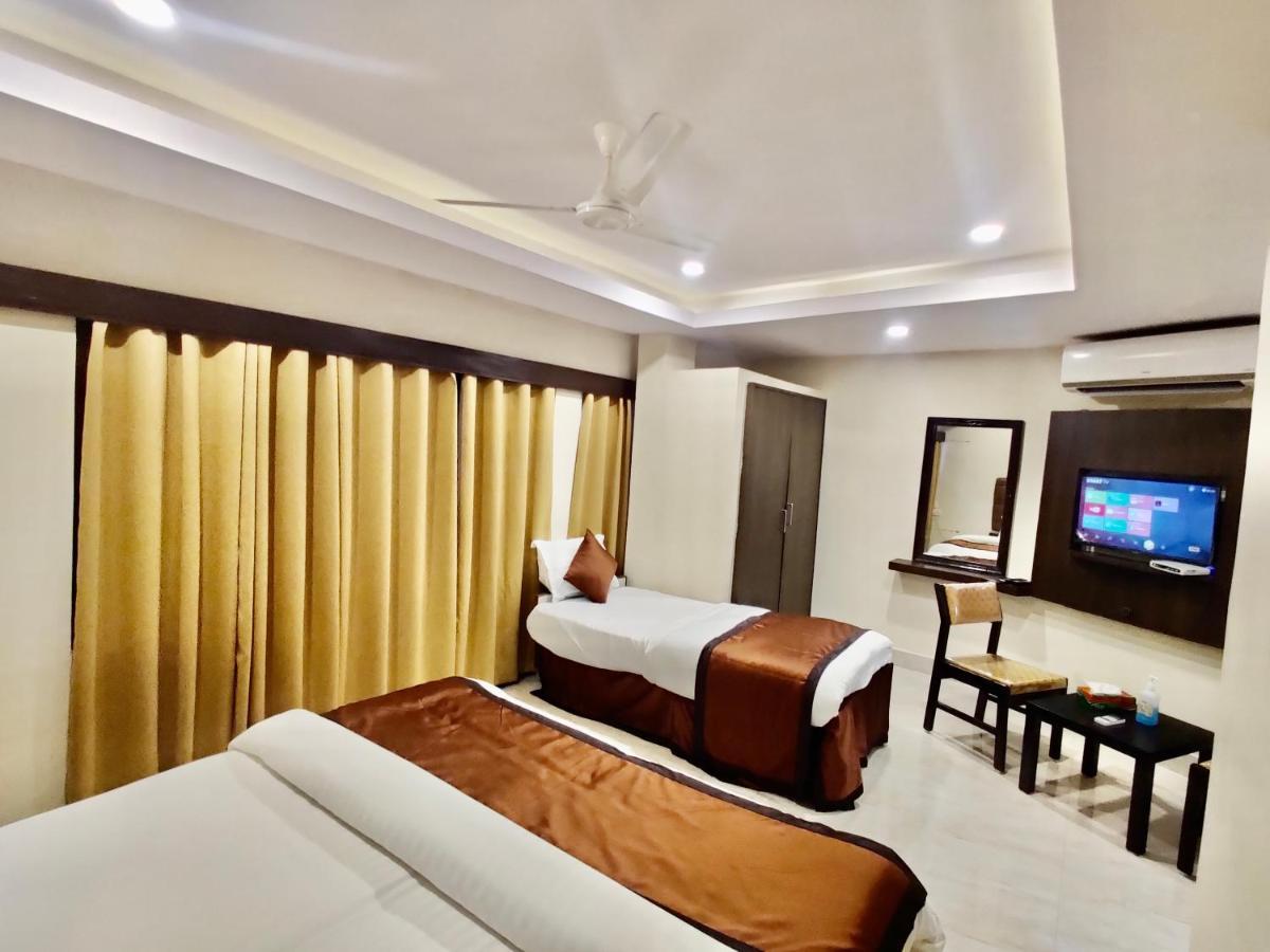 New Hotel Suhail Hyderabad Exterior foto