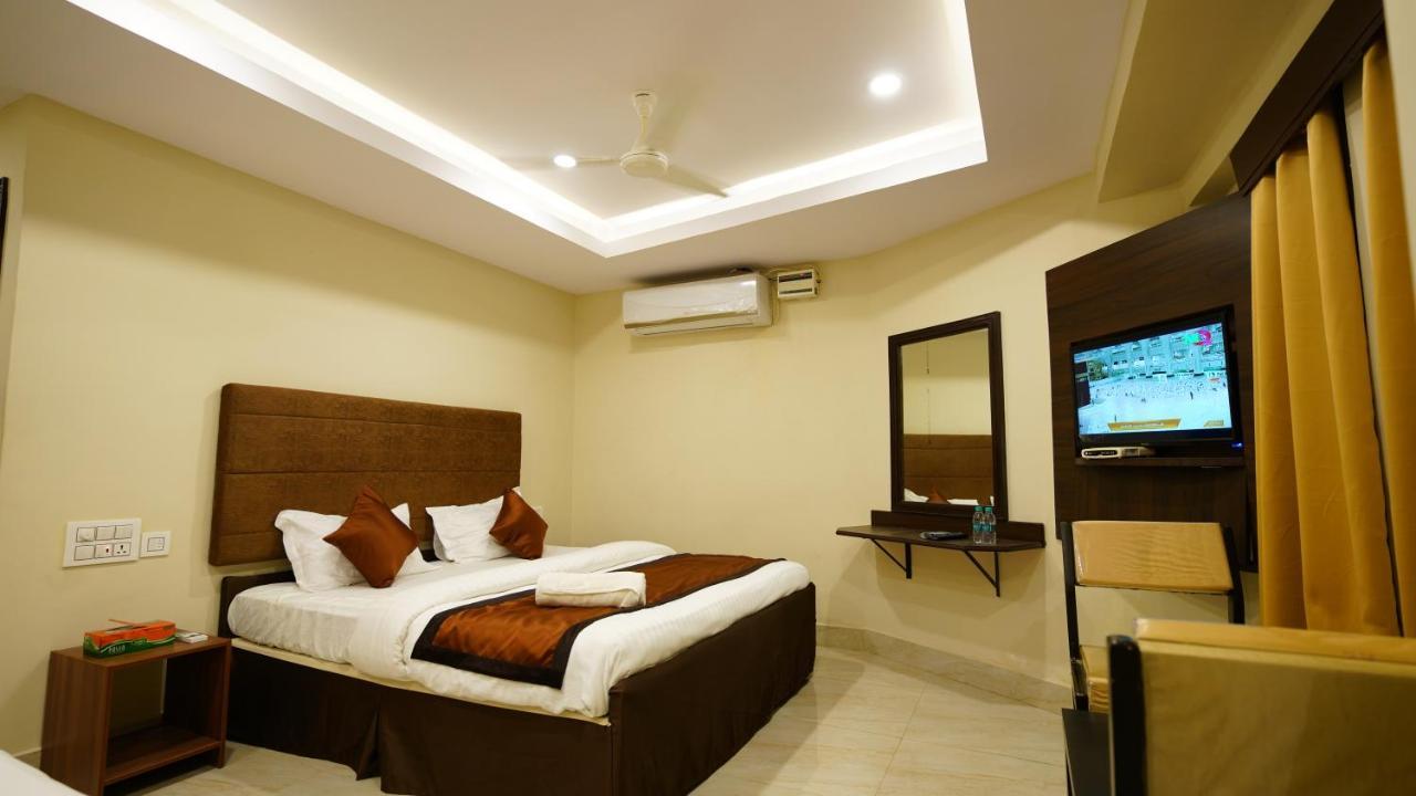 New Hotel Suhail Hyderabad Exterior foto